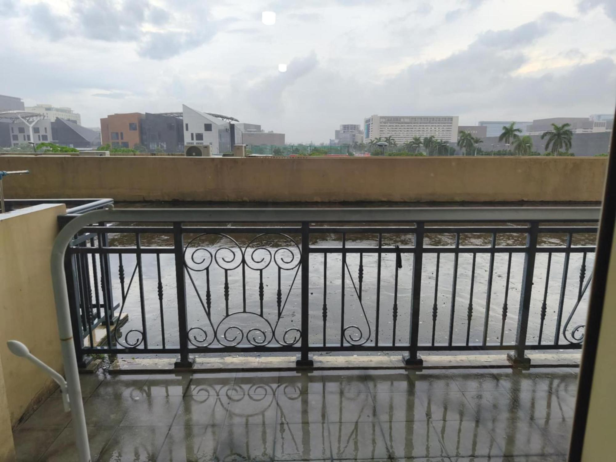 Free Pool Access Near Moa Ws318 Apartment *
