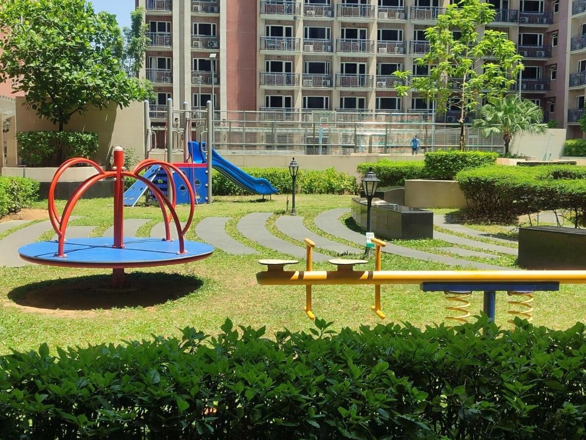 Free Pool Access Near Moa Ws318 * Manila